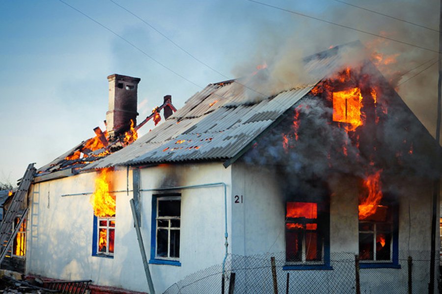 Пожар в частном доме в Кашарском районе